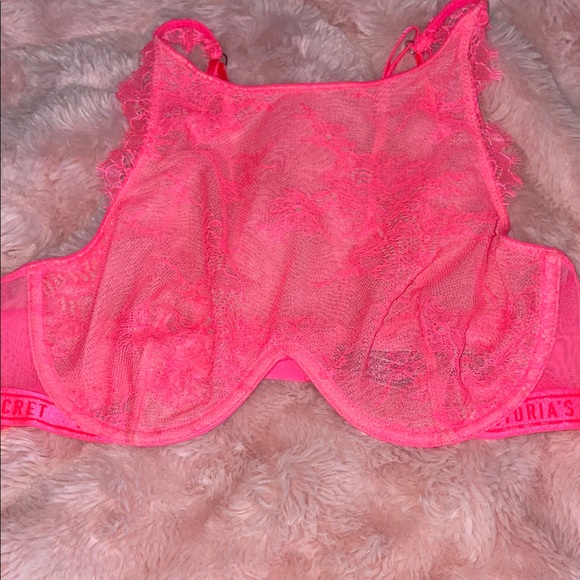 Victoria's Secret Very Sexy Lace High Neck bra - Picture 2 of 7